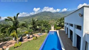 Foto 5 de Casa Campestre en Venta en Copacabana de 4800 M²