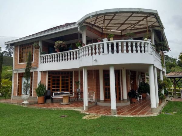 Finca en el peñol vereda Horizontes