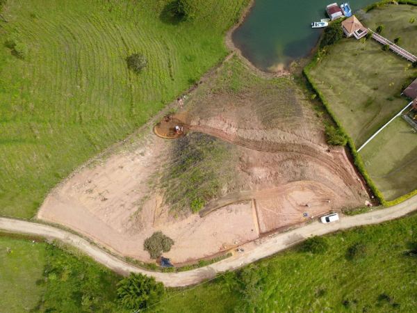 Lote en el Peñol con Embalse