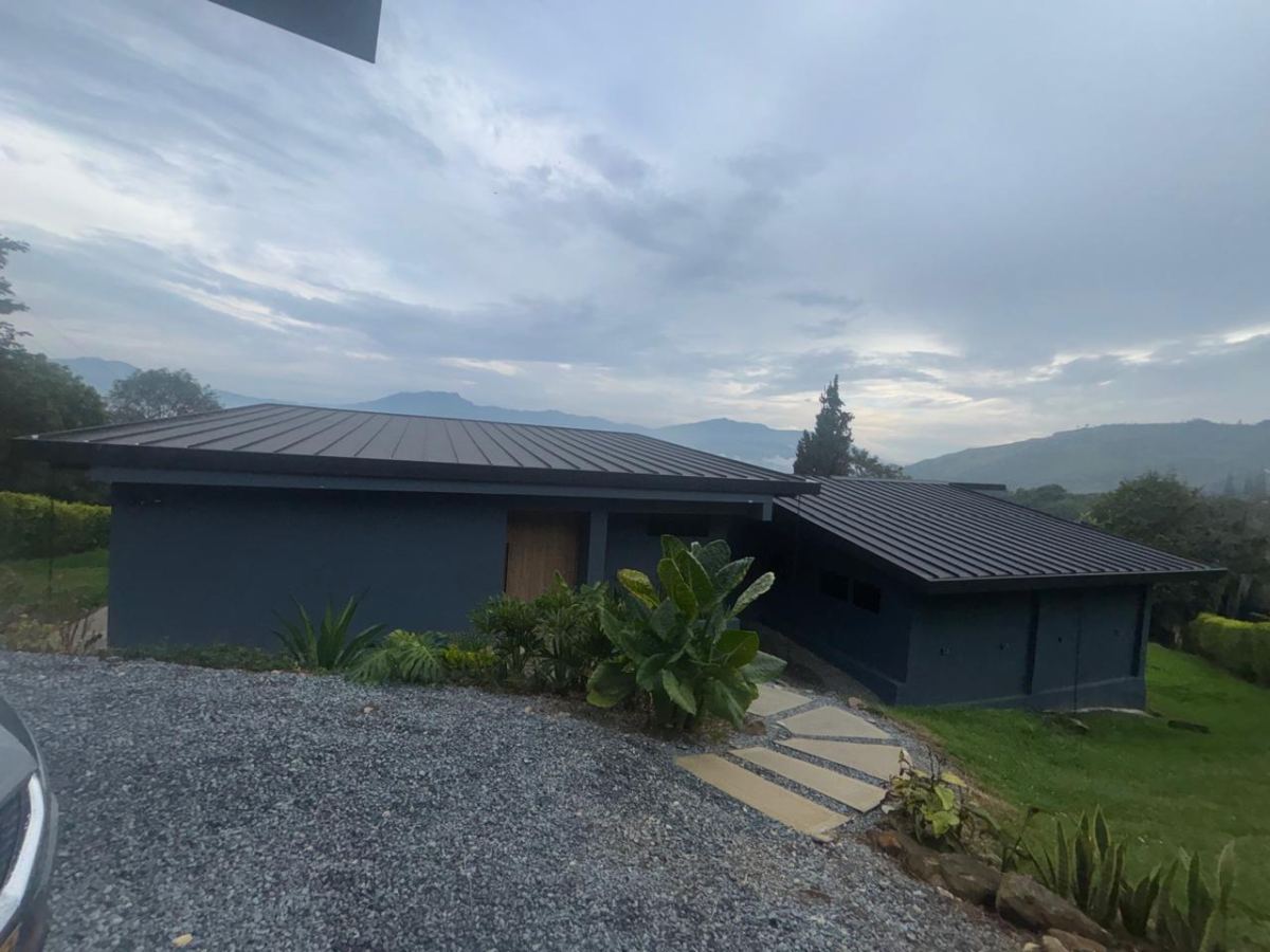 Casa campestre en Villa Roca, Copacabana, Antioquia