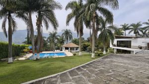 Foto 2 de Finca Campestre de 6.698 M² en Venta en Copacabana
