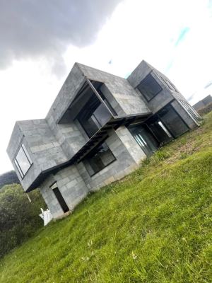 Foto 2 de Casa Campestre en Obra Gris en Venta en Loma del Escobero, Envigado