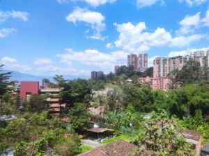 Foto 2 de 2 Apartamentos en Envigado Sector el Salado en Obra Negra
