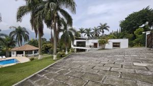 Foto 3 de Finca Campestre de 6.698 M² en Venta en Copacabana