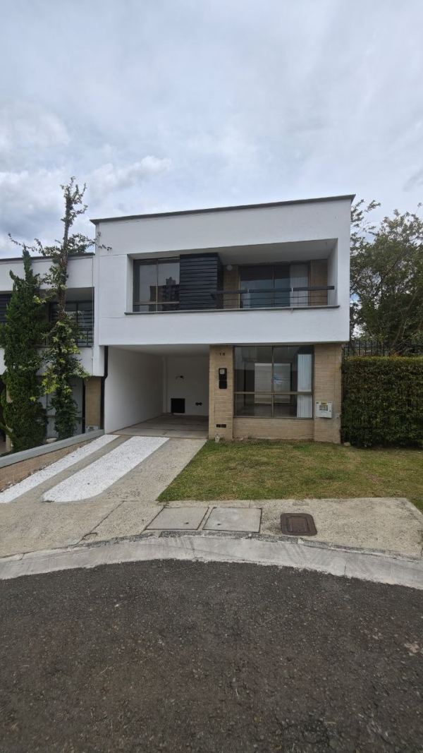 Casa en venta en La Estrella, 3 habitaciones