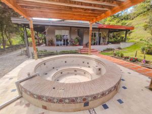 Foto 3 de Finca en Venta en San Pedro de los Milagros de 6400 M²