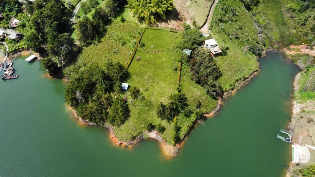 Lote en Uvital, El Peñol, Antioquia