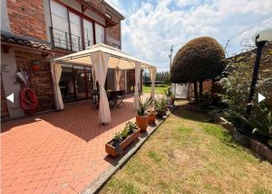 Foto 4 de Casa Campestre de 350 M² en Venta en San José de Bavaria, Bogotá