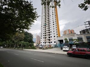 Foto 4 de Apartamentos en Sabaneta en las Vegas en Obra Gris