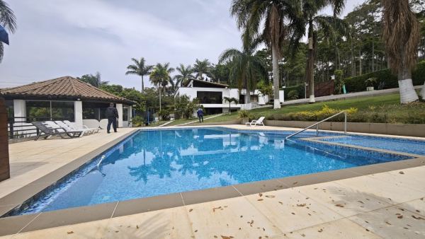 Finca campestre de 6.698 m² en venta en Copacabana