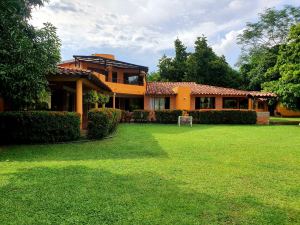 Foto 8 de Finca de 1.800 M² con 7 Alcobas, Milla de Oro, Santa Fe de Antioquia