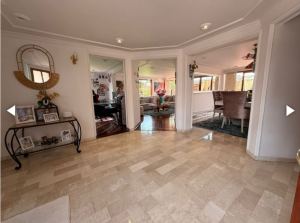 Foto 5 de Casa Campestre de 350 M² en Venta en San José de Bavaria, Bogotá