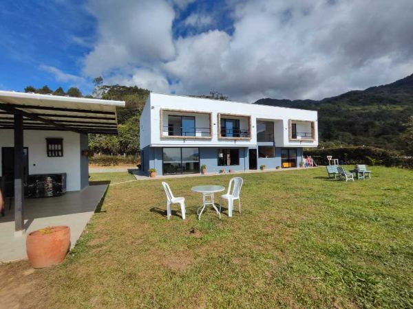 Casa Finca en Parcelación en Norte América
