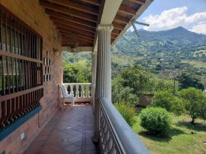 Foto 8 de Finca de 4.794 M² con 5 Alcobas en Venta en Copacabana
