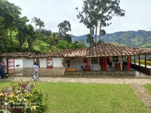 Foto 8 de Finca 43.000 M², 5 Alcobas, Vereda el Totumo, Girardota